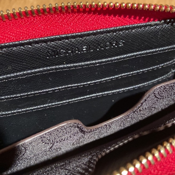 NWOT Michael Kors Essential zip Wallet Wristlet red & white leather - Picture 9 of 14